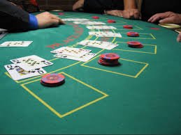 Tampilan meja Shio Table di aplikasi mobile bumi138 dengan roda zodiak dan dealer langsung